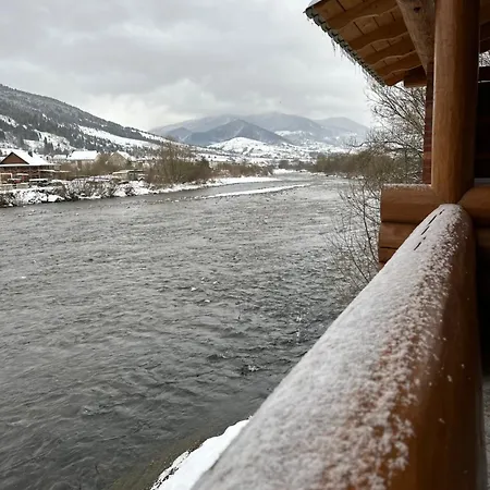 Holiday home над рікою *