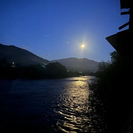 Holiday home над рікою *