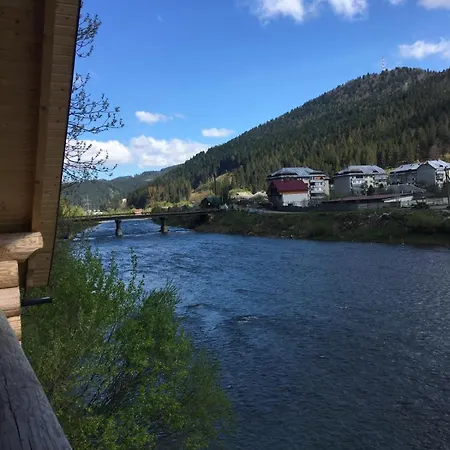 над рікою Holiday home *