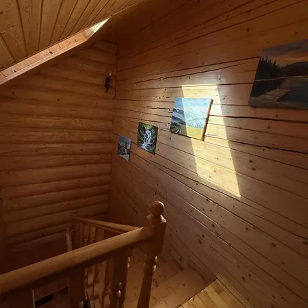 над рікою Mizhhirya (Transcarpathia)