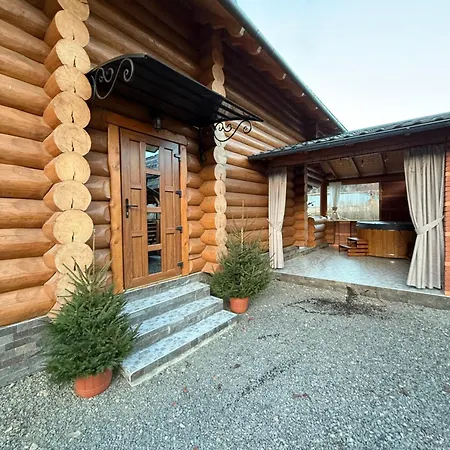 Hébergement de vacances над рікою Mizhhirya (Transcarpathia)